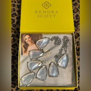 Kendra Scott Harlow Statement Necklace - Mother of Pearl